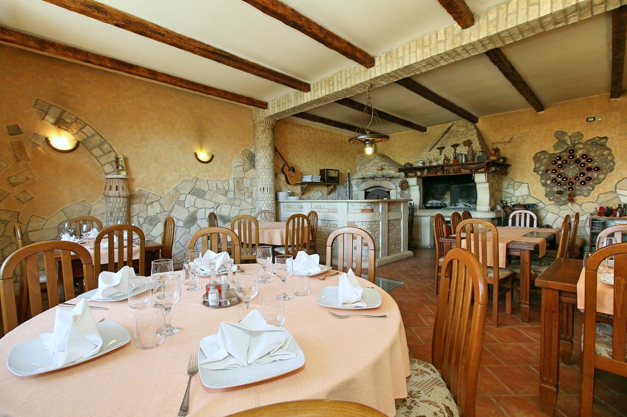 Sobe Rooms Tea Buje Kültér fotó