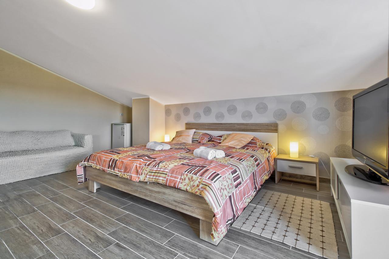 Sobe Rooms Tea Buje Kültér fotó